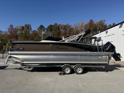 BOATZON | Tahoe Pontoons Cascade Quad Lounger Shift Windshield 2026 BOATZON | Tahoe Pontoons Cascade Quad Lounger Shift Windshield 2026