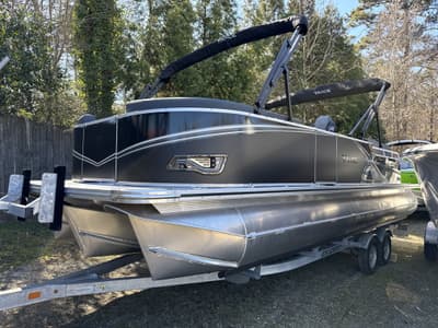 BOATZON | Tahoe Pontoons LTZ  23 FT Quad Lounger Shift PP 2026