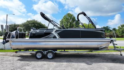 BOATZON | Tahoe Pontoons LTZ  23 FT Quad Lounger Shift PP 2026