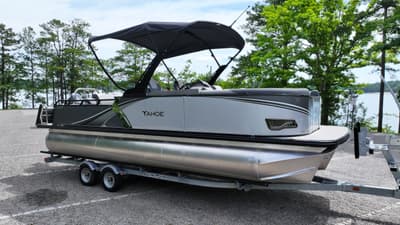 BOATZON | Tahoe Pontoons LTZ  23 FT Versatile Rear Lounger 2026
