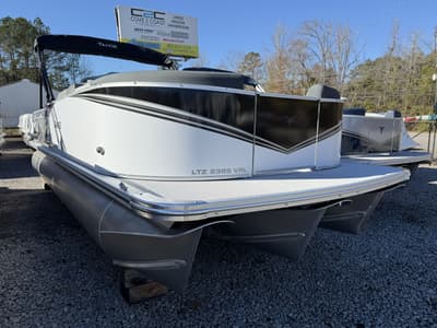 BOATZON | Tahoe Pontoons LTZ  23 FT Versatile Rear Lounger 2026