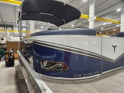 BOATZON | Tahoe Pontoons LTZ Cruise Rear Bench 2026