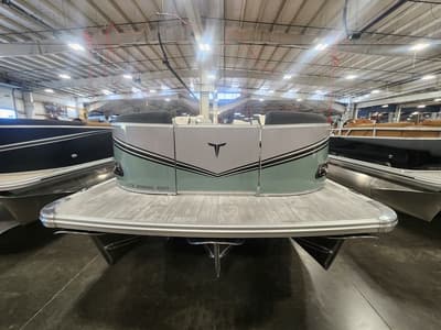 BOATZON | Tahoe Pontoons LTZ Entertainer 23 FT 2026