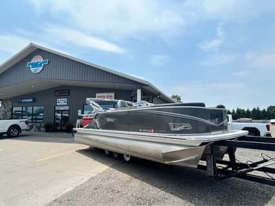 BOATZON | Tahoe Pontoons LTZ Quad Lounger 2022