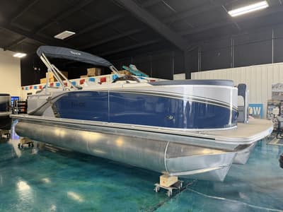 BOATZON | Tahoe Pontoons LTZ  Quad Lounger 2026