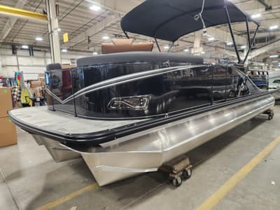 BOATZON | Tahoe Pontoons LTZ Versatile Rear Bench 2026