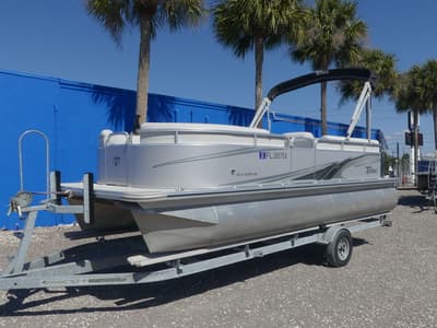 BOATZON | Tahoe Pontoons SLT Quad Lounge 20 2021