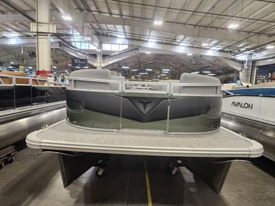 BOATZON | Tahoe Pontoons SLT Quad Lounge 21 FT 2027