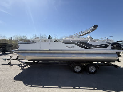 BOATZON | Tahoe Pontoons Sport 85 Center Console Fish 23 FT 2026