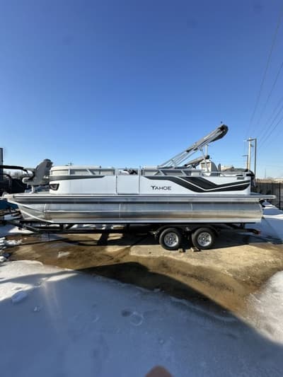 BOATZON | Tahoe Pontoons Sport 85 Versatile Rear Bench 23 FT 2026