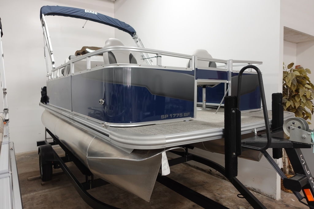 2024 Tahoe Pontoons Sport Bow Fish 17 FT - Sold Boat