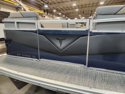 BOATZON | Tahoe Pontoons Sport Quad Lounger 21 FT 2026