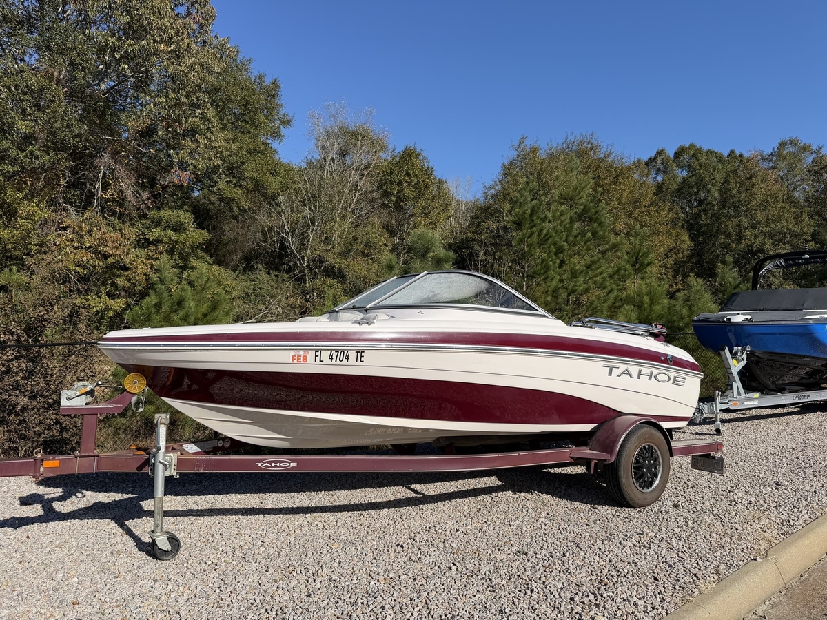 2008 Tahoe Q4 SS - Sold Boat