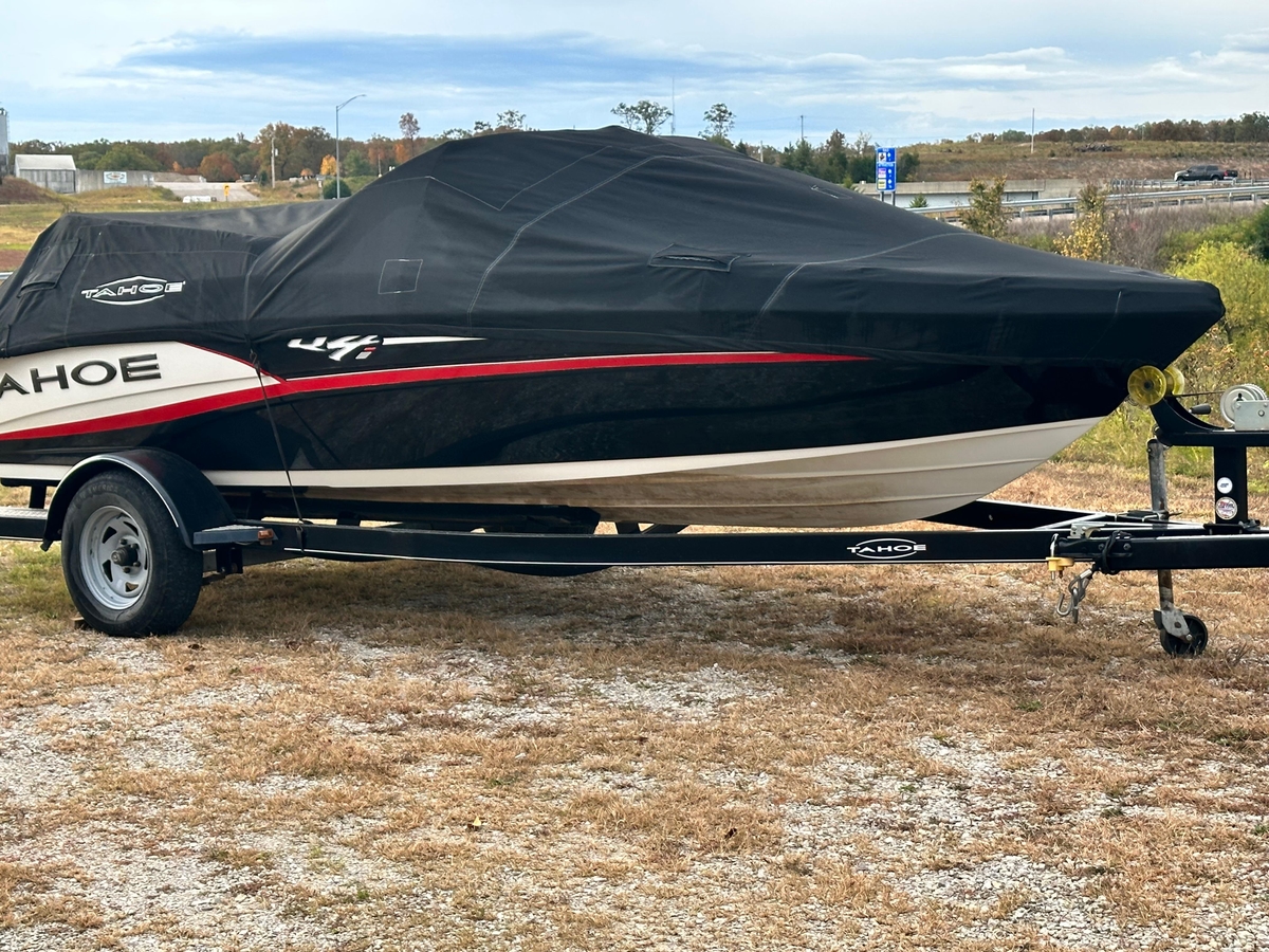 2013 Tahoe Q4i - Sold Boat