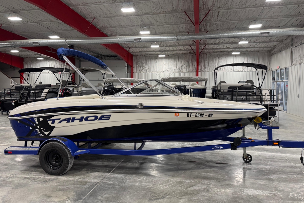 2009 Tahoe Q5i - Sold Boat