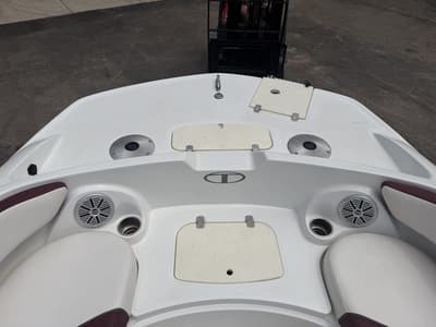 BOATZON | Tahoe® 215 Xi 2019