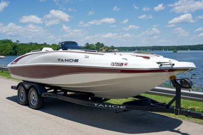 BOATZON | Tahoe® 215 Xi 2019