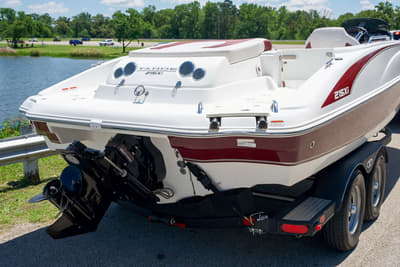BOATZON | Tahoe® 215 Xi 2019