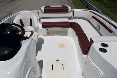 BOATZON | Tahoe® 215 Xi 2019