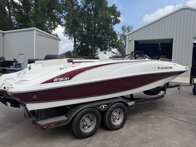 BOATZON | Tahoe® 215 Xi 2019