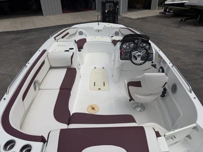 BOATZON | Tahoe® 215 Xi 2019