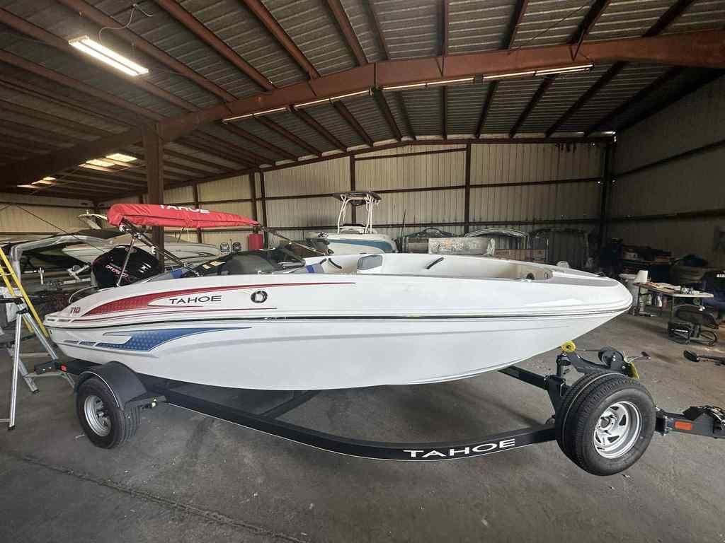 2024 Tahoe® T18 - Sold Boat