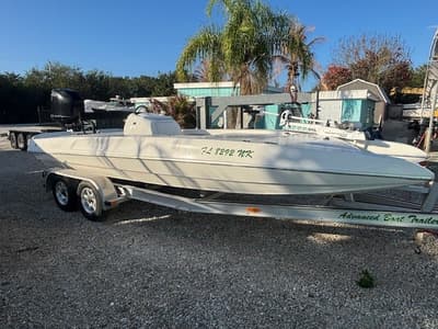 BOATZON | Talon 2100 Cat Hull 2007