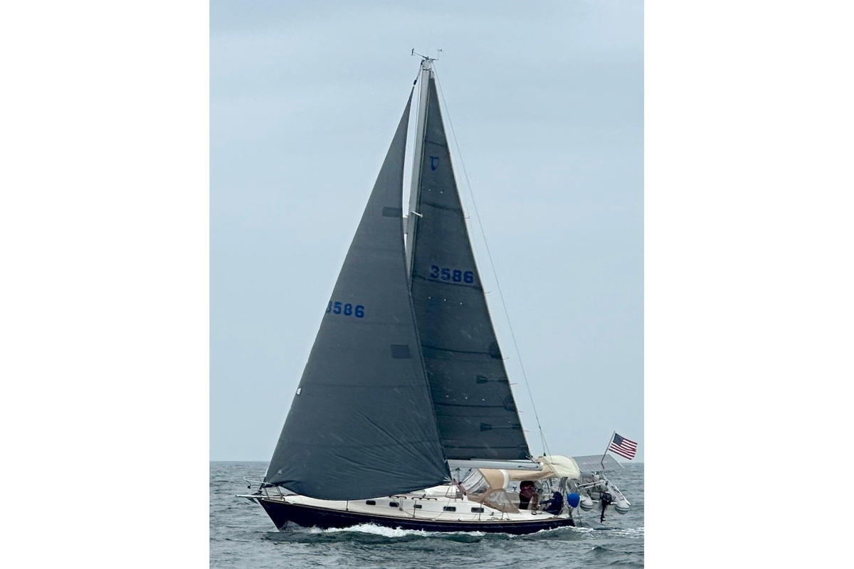1998 Tartan 3500 - Sold Boat