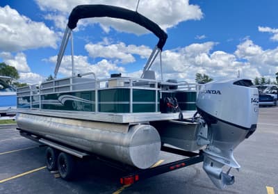 BOATZON | The Marine Center 2500F Pontoon 2024