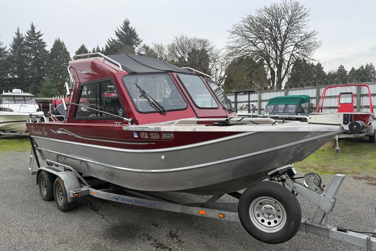 2010 Thunder Jet 21 Luxor OB - Sold Boat