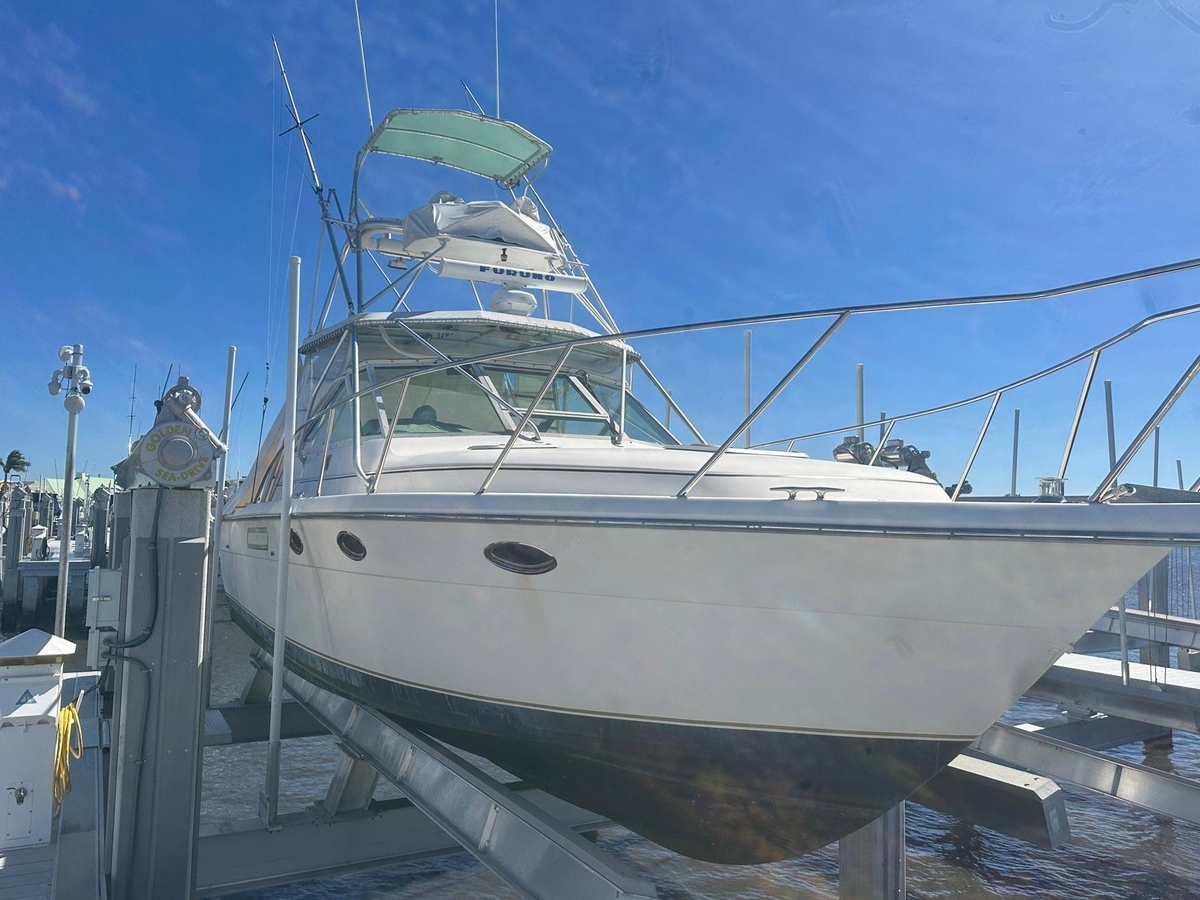1995 Tiara Sport 3100 - Sold Boat