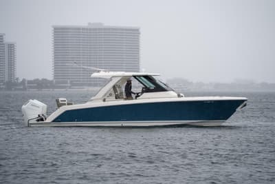 BOATZON | Tiara Sport 34 LS 2024