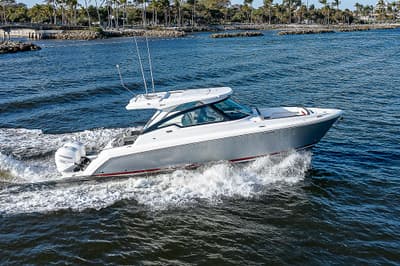 BOATZON | Tiara Sport 34LX 2021