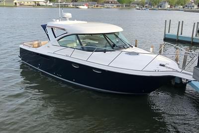 BOATZON | Tiara Yachts 3100 Coronet 2012