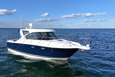 BOATZON | Tiara Yachts 3100 Coronet 2014