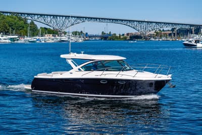 BOATZON | Tiara Yachts 3100 Coronet 2018