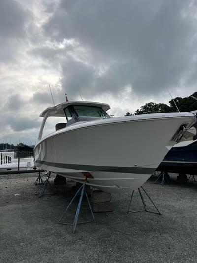 BOATZON | Tiara Yachts 34 LS 2026