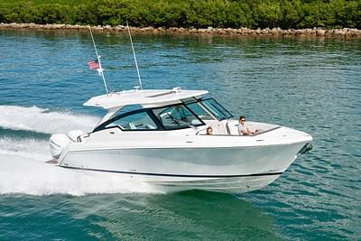 BOATZON | Tiara Yachts 34 LX 2025