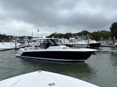 BOATZON | Tiara Yachts 34LS 2022