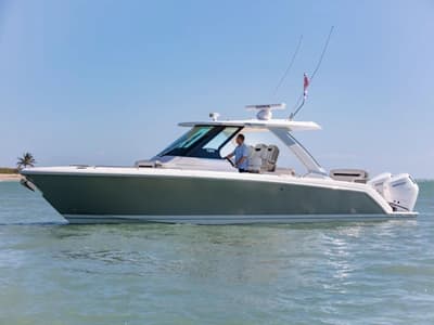 BOATZON | Tiara Yachts 34LS 2026