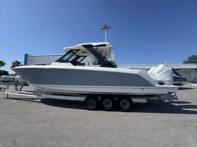 BOATZON | Tiara Yachts 34LS 2026 BOATZON | Tiara Yachts 34LS 2026