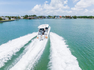BOATZON | Tiara Yachts 34LX 2020