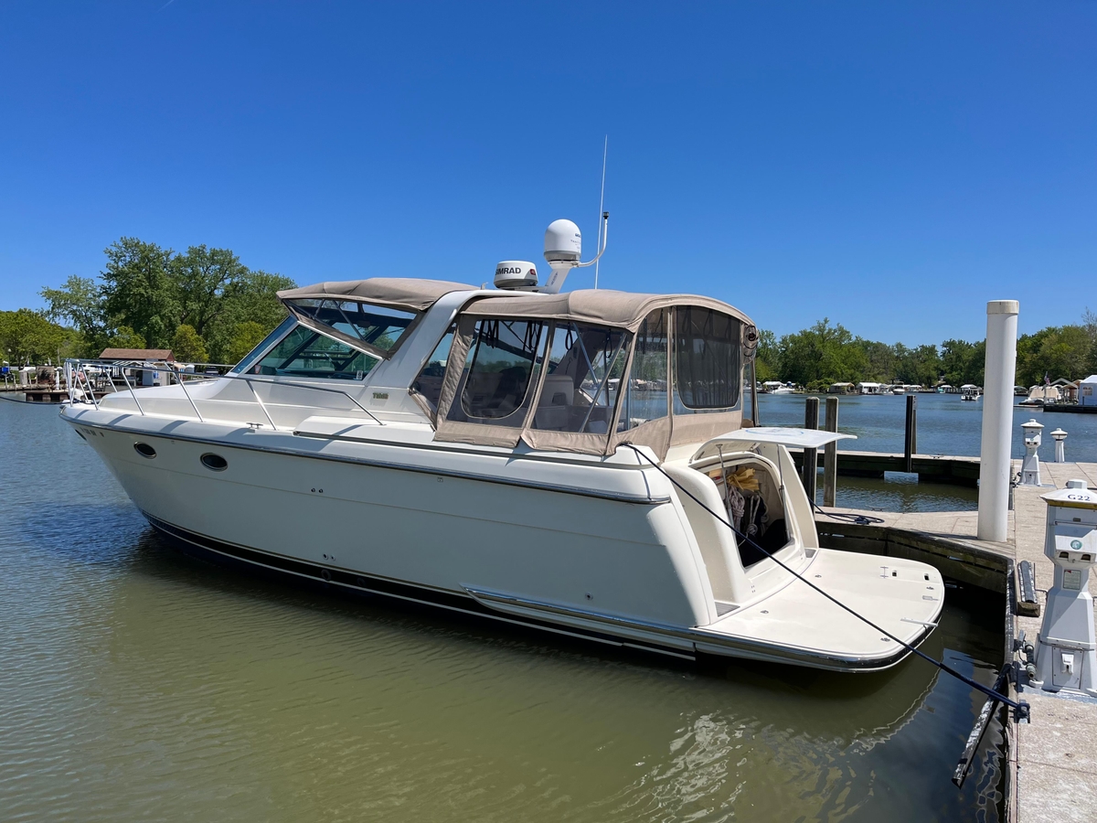 1997 Tiara Yachts 3500 Express - Sold Boat