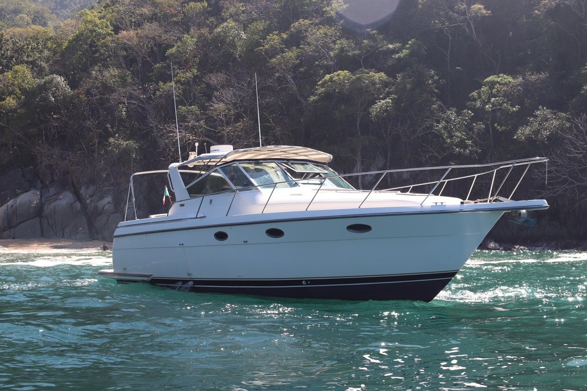 1997 Tiara Yachts 3500 Express - Sold Boat