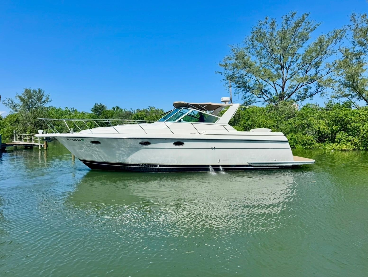 1998 Tiara Yachts 3500 Express - Sold Boat
