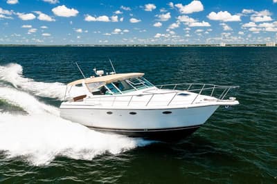 BOATZON | Tiara Yachts 3500 Express 2000