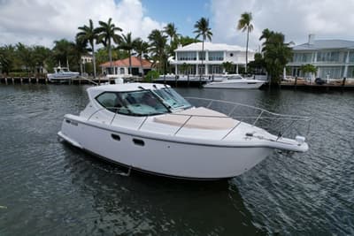 BOATZON | Tiara Yachts 3500 Sovran 2008