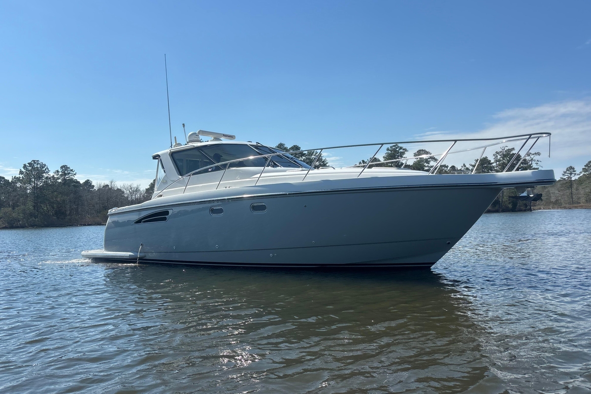 2004 Tiara Yachts 3600 Sovran - Sold Boat
