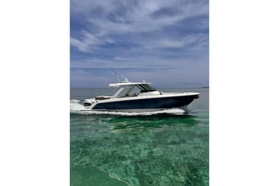 BOATZON | Tiara Yachts 38 LS 2019