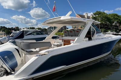 BOATZON | Tiara Yachts 38 LS 2019